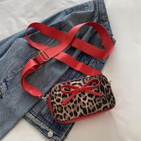 Bow Fashion Leopard Print Shoulder Messenger Bag Winter Niche Design Foreign Style Small Square Bag Women juoda