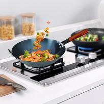 Gaminimo wok su medine rankena įrankiai nepadengti keptuvai 32cm gray