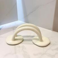 Creative Ceramic Toothpaste Stand Card Holder Display Ornaments Storage Rack Tabletop Decor Shelf Bathroom Office Organizer white