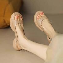 Summer 2024 new high-heeled sandals step on the stool feeling women open-toed shoes luxury buckle casual thick-heeled sandals 35 abrikosas