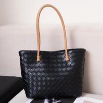 Women's Genuine Leather Tote: High-Grade, Large-Capacity, Versatile Woven Shoulder Bag for Summer. juoda