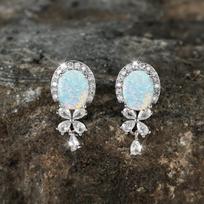 Korean Version Egg Shaped White Edged Waterdrop Flower Earrings Grand and Fashionable Diamond Studded Earrings white