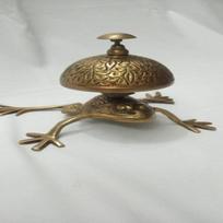 11,43 cm žalvarinis varpelis ant stalo, varlės formos, jūrinis, viešbučio registratūros skambutis, paslaugos skambutis, dekoras