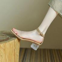 Fashion Summer PVC Sandals Women Jelly Crystal High Heels Women Transparent Heel Sandals Buckle Open Toed Pumps Women Shoes 34 smėlis