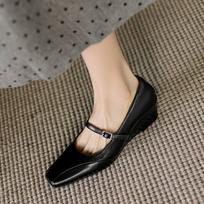 Krazing Pot Cow Skin Fashion Spring Autumn Wedges Heels Buckle Straps Women Square Toe Pumps 35 juoda