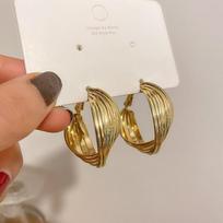 Fashion Metal Twisted Hoop Earrings for Women Vintage Gold Color C-Shaped Circle Geometric Earrings Jewelry auksas