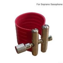 3,5 * 3,5 * 2,8 cm saksofono kandiklis 4,2 * 3,47 * 2,9 cm apie 20 g A brown