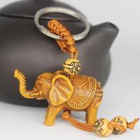 6pcs/4pcs 3D Elephant Lucky Carving Wooden Pendant Keychain Key Ring Chain Evil Defends Decor Gift 2PCS