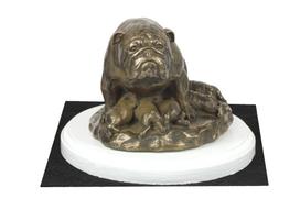 Bulldog II - šuns figūrėlė, figūrėlė ant balto pagrindo, trofėjus Art-Dog šunų parodos parodoje ruda