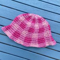 Naujos grynai rankomis megztos katės ausys, meškos ausys ir ragai, juokinga suaugusiųjų kepurė, pintas raišteliais užsegamas galvos apdangalas pink