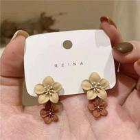 Niche design sense contrasting color spray paint flower earrings female Korean personality simple versatile temperament fashion stud earrings chaki