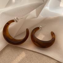 Retro Hong Kong Style Resin C-Shaped Earrings Exaggerated Earrings Spice Girl Personality Simple And Versatile Niche Ear Jewelry