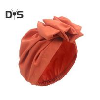 Turbanas Retro Prancūziško stiliaus gėlėmis dekoruota moteriška skrybėlė vienspalvė kvėpuojanti nuo vėjo apsauganti galvos apranga kasdieniam dėvėjimui plytų raudona spalva