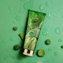 BODY CUPID Refreshing Kale and Cactus Shower Gel - 200 ml