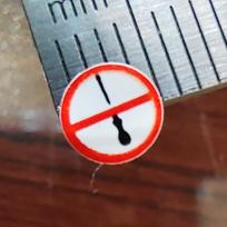 380 vnt. 5 mm varžto skylės atsuktuvas Draudžiama Įeiti draudžiama ženklas Kiaušinio lukšto trapus popierinis lipdukas Atidaryti Pažeidimo įspėjimas Garantija negalioja etiketė