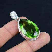 Natūralaus briaunoto peridoto brangakmenio pakabukas, 925 sterlingo sidabras, pakabukų papuošalai, rankų darbo sidabriniai pakabukų papuošalai dovanai, Velykų dovana žalia