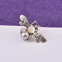 New Fashion Bee Magnet Brooches Cute Animal Crystal Pearl Lapel Pin Scarf Hijab Pins Luxulry Jewelry For Women Men Accessories gray
