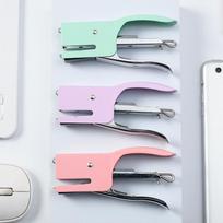 10# Mini Stapler with Macaron puppy modeling office learning handheld small stapler rožinė