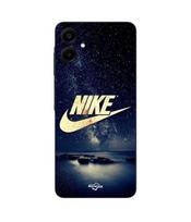 Coque pour Samsung Galaxy A06 nike logo doré nuit étoilé Maniacase juoda