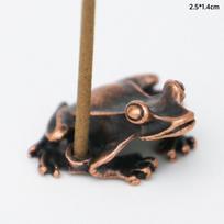 Antikinio žalvario meditacijos zen varlės statulėlė ornamentas vario gyvūno skulptūra smilkalų degiklis namų stalo dekoracijos arbatos augintinis
