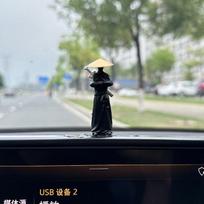 Automobilio interjero priedai lėlė Jianghu Knight kompiuterio ekranas darbalaukio papuošalai Antiquity Knight centro konsolė Automobilių kardininkas beige