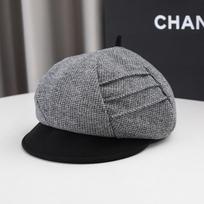 „Houndstooth“ ir „Plaid“ aštuonkampė beretė moterims – vintažinio stiliaus laikraščio kepurė su ausų atvartais, puikiai tinka pavasariui ir rudeniui ONE SIZE pilka spalva