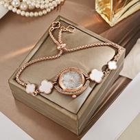 Temperament Diamond Plated Decoration Four Leaf Clover Lazy Pulling Bracelet Watch balta