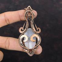 Selenite Druzy pakabukas varine viela apvyniotas pakabukas Nuostabus pakabukas Dailus vario papuošalas Natūralus brangakmenio pakabukas rankų darbo papuošalai dovanoms gray