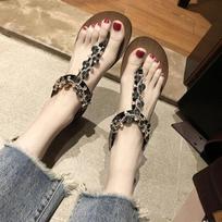 Women's Summer Sandals Shining Rhinestones All-match Flat Flip-flop Sandals Seaside Non-slip Beach Shoes Comfortable Sandals 35 juoda