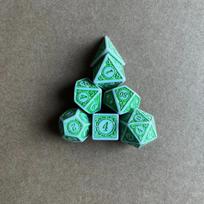 7pcs/lot Dice Set Numbers of D4 D6 D8 D10 D12 D% D20 D4 D6 D8 D10 D12 D20 for TRPG D&D Entertainment Table Game Digital Dice žalia