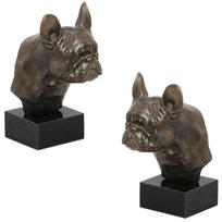 Prancūzų buldogas, Frenchie II – šuns statula, biustas ant akmeninio pagrindo, skulptūra, prekės ženklo „Art-Dog“ šunų parodos trofėjus ruda