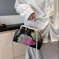 Shoulder Crossbody Bags Women  New Pearl Fashion Flowers Chain Women Handbag Embroidery Korean Style Versatile Bags brown