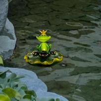 Animal Statue of Floating Frog Figurine, Decorative Piece for Outdoor Pond Area Style A