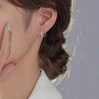 Twist Ear Buckle Women's Tide Earrings Light Luxury High-End Niche Exquisite Summer Earrings