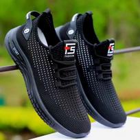 New Mesh Breathable Men's Fly Woven Sports Shoes Outdoor Casual Mesh Shoes Solid Color Simple Men's Sports Shoes 38 juoda