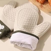 1PC Two-fingered Grey Bear Oven Mitts Kitchen Heat Resistant Gloves Thick Silicone Non-slip Heat Resistant Baking Mitts
