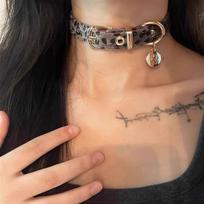 Vintage Leopard Print Choker Collar Female Sweet Cool Babes Wind Y2K Necklace Premium Sense Neckband Punk Necklace pilka spalva
