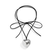 Goth Black Velvet Big Heart Pakabukas Choker Kaklo papuošalas moterims Elegantiškas pynimo mazginis lankelis Reguliuojama grandinėlė Naujųjų Metų papuošalai YSL flannelette sidabras