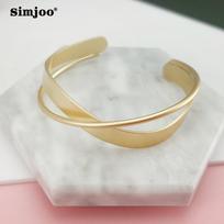 SIMJOO Kryžiaus dizaino vintažinės mados apyrankės beige