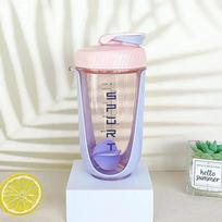 Portable Shaker Bottle with Stirring Whisk Ball 590ML Plastic Protein Powder Shakes Leakproof Cup for Workout Gym Sport Drinking white