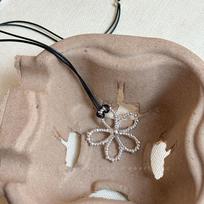 Wax rope hollow flower pendant necklace simple personality high sense collarbone chain fashion sweet niche jewelry