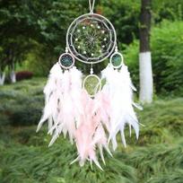 Dreamcatcher gėlių spalvos karoliukai ir baltos bei raudonos plunksnos