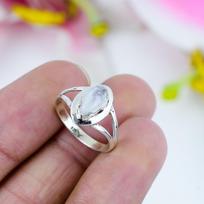 Natural Rainbow Moon Stone Gemstone 925 Solid Sterling Silver Ring Size 6 B6d55 gray
