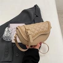 Mažos odinės balnelio formos rankinės moterims Vasarinė grandinėlės peties crossbody rankinė Moteriškos vintažinės pažasties rankinės Moteris beige