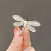 Japanese Cute Dragonfly Brooch High-End Design Sense Decorative Corsage Suit Fixed Anti-Light Do Not Buckle Accessories beige