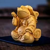 1PCS Taihang Cliff Cypress Carving Golden Toad Immortal Yellow Poplar Blessing Frog Lucky Animal Handle Ornament
