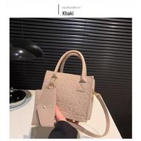 2025 Stylish Niche Texture Handbag: Versatile Felt Shoulder & Crossbody Mother-Child Two-Piece Set 20x18x10 cm