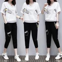 Plus Size Women's Summer V-Neck Casual Sportswear Set - Stylish Loose Fit, Short-Sleeved Two-Piece Outfit M balta