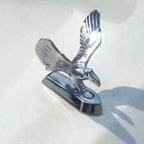 Automobilio variklio dangtis Priekinis gaubtas Erelio ornamentas Ženklelis Automobilio priekinis dangtis Chromuotas 3D erelio emblema Modifikacijos priedai Išorės apdaila gray
