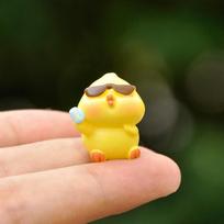 Car Accessories Cute Mini Resin Chicken Car Interior Decoration Auto Rearview Mirror Dashboard Ornaments For Woman Man Gift as the picture